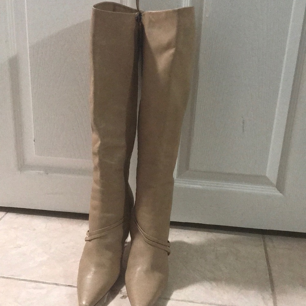 RICHARD TYLER BOOTS SIZE 9 REAL LEATHER